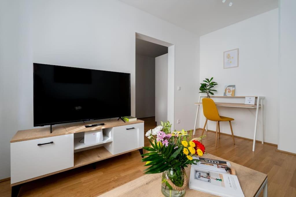 1Br Haven With Swift City Access By Hm Wien Eksteriør billede